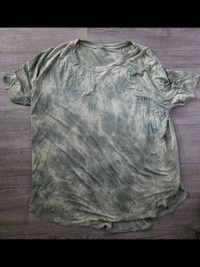 Time and Tru Olive Green Crewneck T‑Shirt